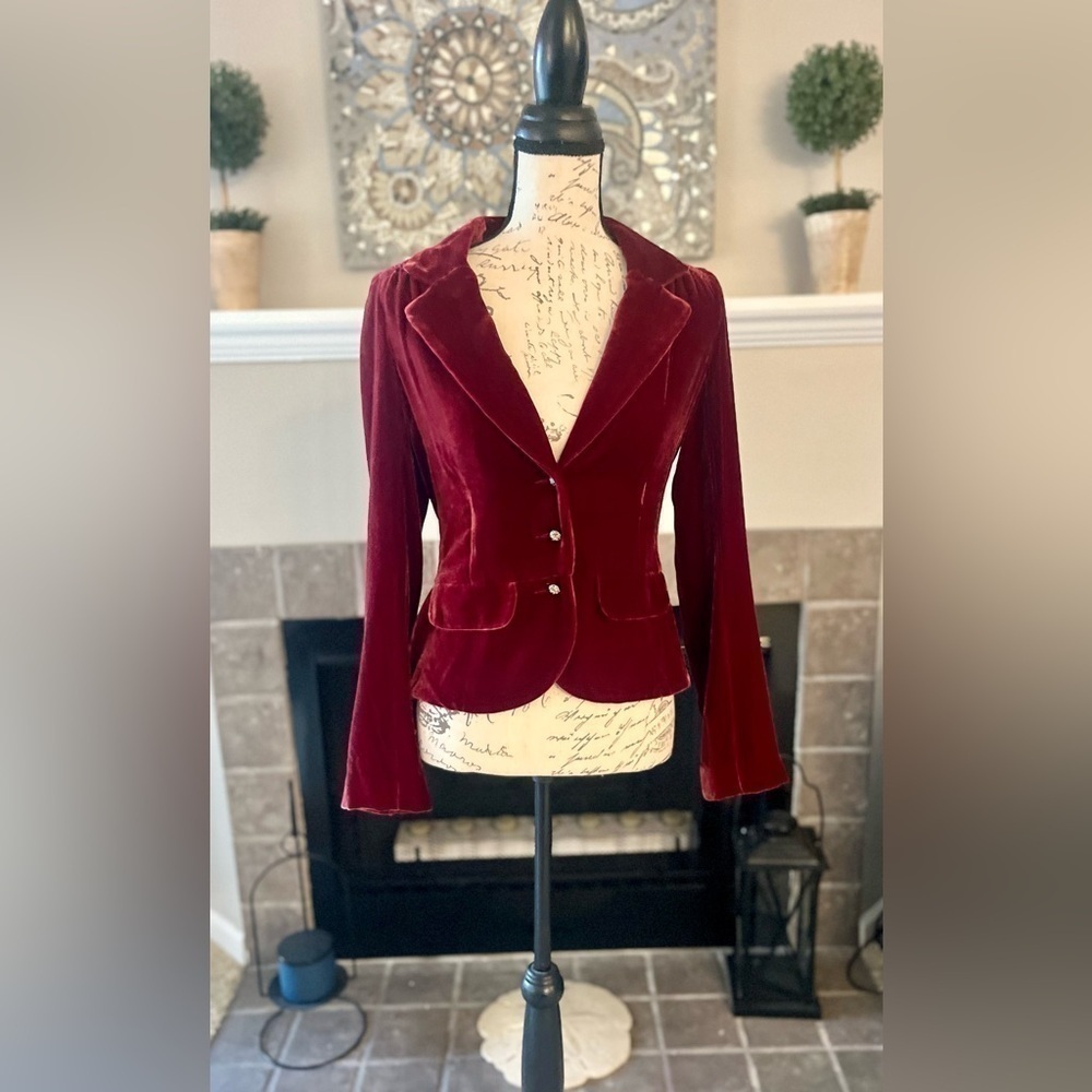 🖤FABULOUS! Velour & silk jacket w/pretty detail & rhinestone buttons-see…